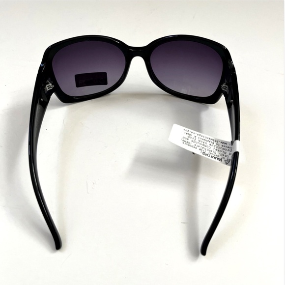 New GUESS Butterfly Sunglasses GO00069 Acetate Black Rhinestones Solid